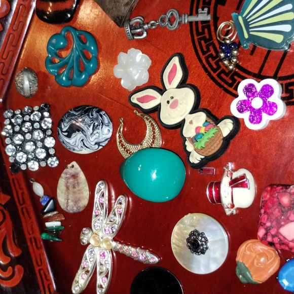 Very large vintage crafting lot of jewelry - Picture 2 of 12